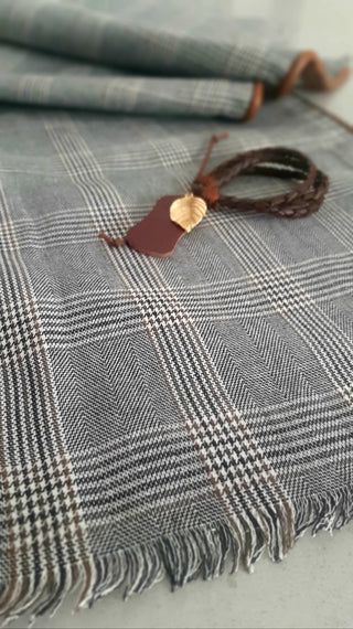 Tweed & Leatherette – The Perfect Pair