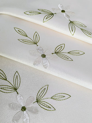 Chic in Green & Ivory