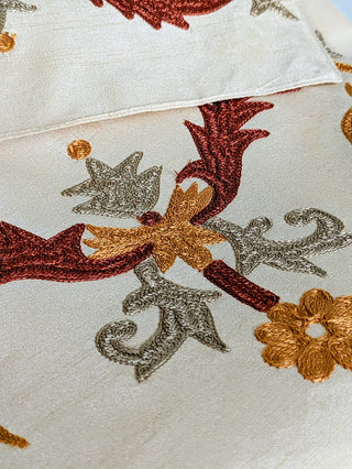 Threaded Elegance for Your Table