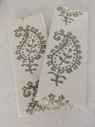 Classic Paisley, Modern Grace