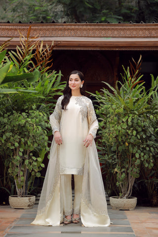 Hania Aamir - White x MH