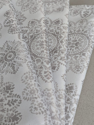 Simply Grey, Pure White