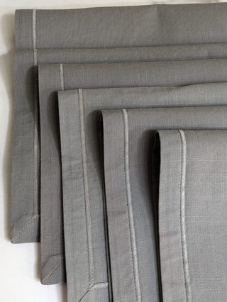 Grey tones & golden moments at the table