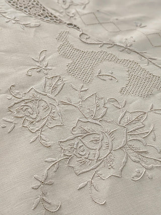 Soft Tones, Strong Presence
