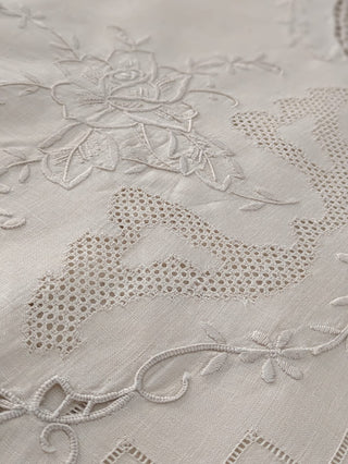 Soft Tones, Strong Presence